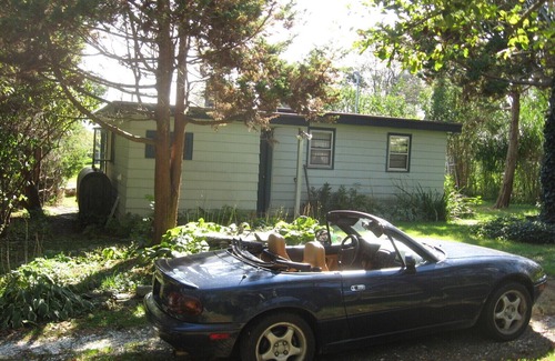 Middletown Cottage | Clamalot Cottage ,Near Beaches, Quiet, Pastoral
