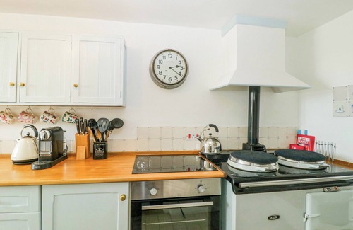 Morwellham Cottage | CLAMOAK COTTAGE, pet friendly, luxury holiday cottage in Bere Alston