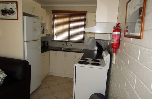 Melville Apartment | Clan Ranald Unit 1 ~ Short walk to all amenities! UNLIMITED FREE WI-FI!