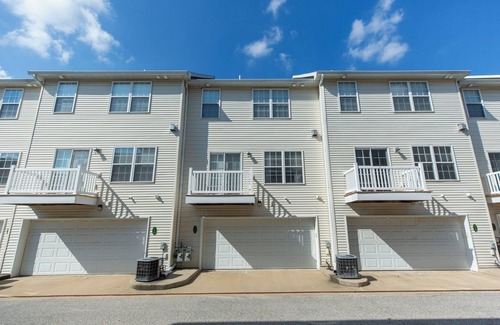 Roseland House | Clancey's Place, a 3-bedroom luxury townhouse near Notre Dame & St. Mary’s!