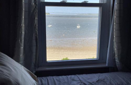 Kingston House | Clara's Retreat: Rocky Nook Kingston