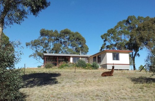 Emu Flat Cottage | Clare View COTTAGE(pet friendly)sleep 4, 220 spring gully road, Clare Australia