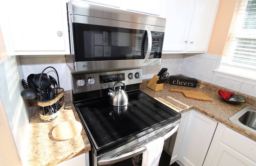 Claremore House | Claremore Whole House - Just Fully Remodeled - Dogs Allowed - No Checkout Chores