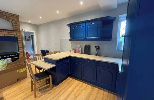 Hinckley House | Clarendon 3 Bed Bungalow Parking & Wifi Business and Leisure