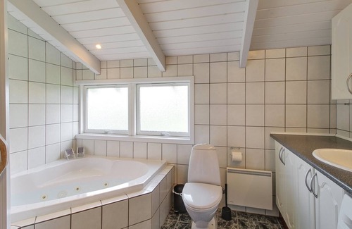 Hou House | "Clari" - 500m from the sea by Interhome