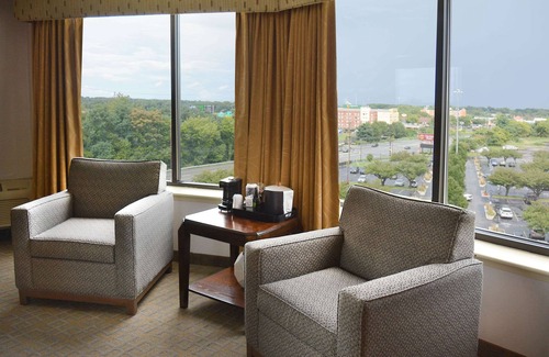 Essington Hotel | Clarion Hotel Philadelphia International Airport