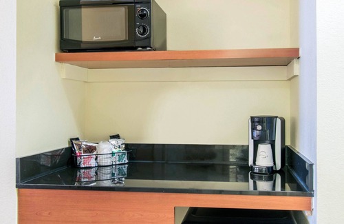Shippensburg Hotel | Clarion Hotel & Suites University - Shippensburg