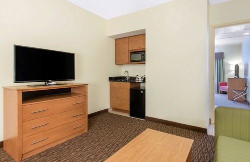 Shippensburg Hotel | Clarion Hotel & Suites University - Shippensburg