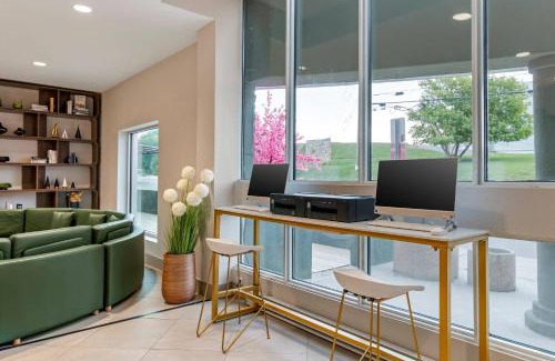 Kenora Hotel | Clarion Lakeside Inn & Conference Centre