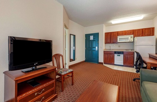 Madison Hotel | Clarion Suites at the Alliant Energy Center