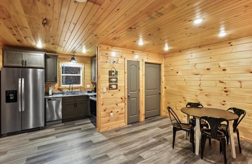 Clarkson House | Clarkson Cabin Near Lake Nolin | Nature Retreat!