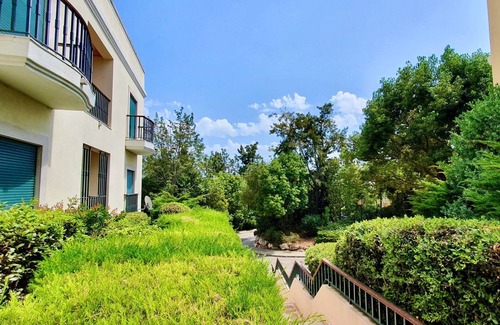 Mexilhoeira da Carregacao Apartment | Classic 2BDR Apartment Near Beach by LovelyStay