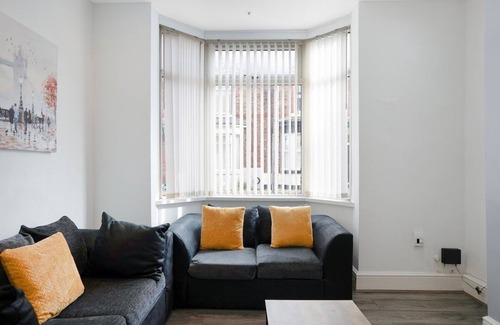 Stockton-on-Tees House | Classic 4-Bedroom Retreat