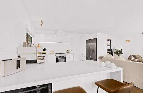 Omaha House | Classic Bach with a modern twist - close to the beach