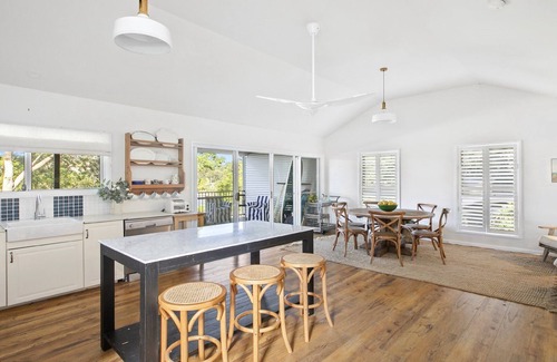 Hardys Bay House | Classic Beach and Bay Weekender