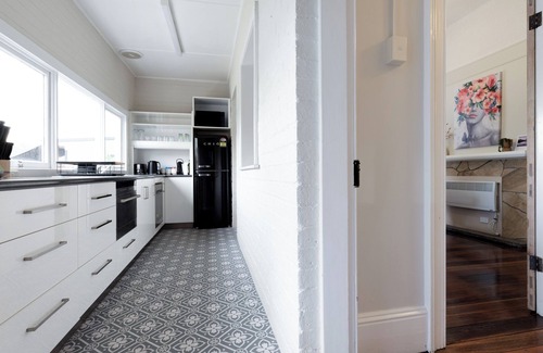 South Launceston House | Classic Cottage: Near CBD, Hospital & Parking