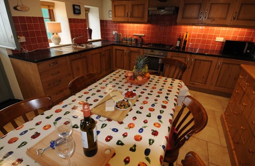 Charmouth Cottage | Classic-Cottage-Private Bathroom-Countryside view