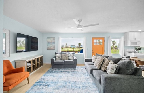 Surfside Beach House | Classic, Cozy Bungalow With Large Deck Near Beach