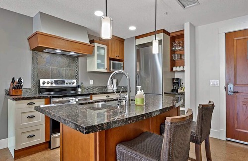 Canmore Apartment | Classic Hideaway Elegant 2BD 2BTH