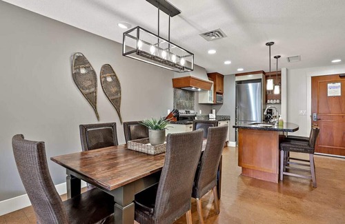 Canmore Apartment | Classic Hideaway Elegant 2BD 2BTH