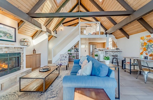 Trinidad House | Classic home with ocean views - just a short walk to parks & beaches