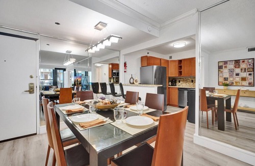 Miami Beach Apartment | Classic Resort Amenities Condo Steps from the Beach with Gym & Pool 1208
