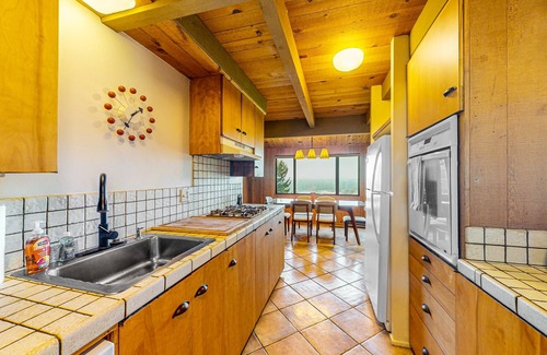 Sea Ranch House | Classic Sea Ranch architecture, ocean views, shared pools/saunas, & tennis court