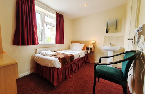 Little Hay Hotel | Classic Single Room - Royal Square Hotel Birmingham Airport and NEC