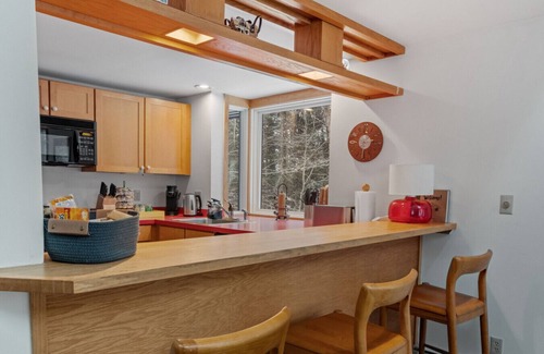 Winhall Ski Chalet | Classic Stratton Ski Chalet: Perfect for Families