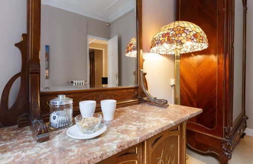 Gothic Quarter Apartment | Classic style 7 bedroom apartment in the city center