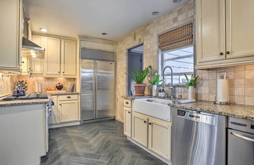 Teaneck House | Classic Teaneck Colonial Home with A Modern Touch