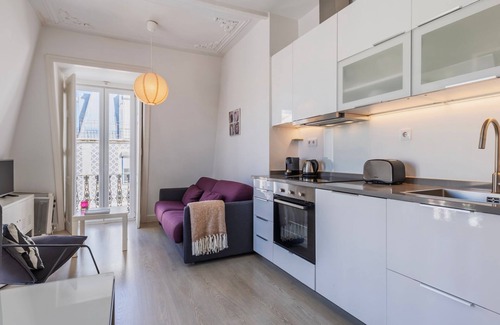 Alfama Apartment | Classic Topfloor Apartment by LovelyStay