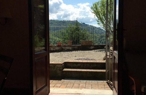 Mologno House | Classic Tuscan Home with Private Garden in the Old Walled City
