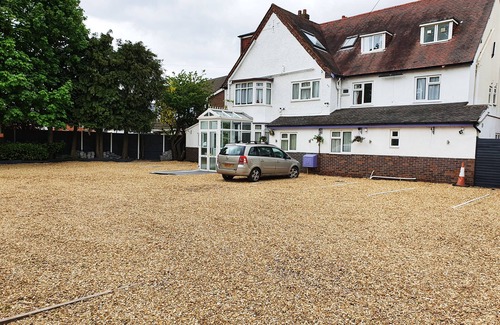 Little Hay Apartment | Classic Twin Room - Royal Square Hotel - Birmingham Airport & NEC