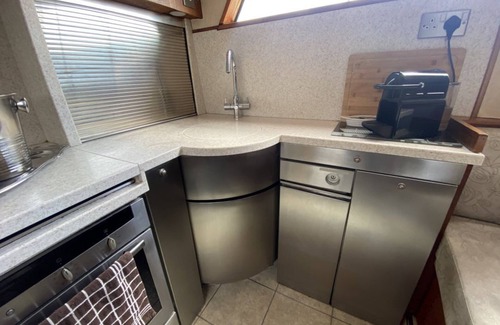 Hamworthy Boat Rental | Classic Yacht Nadine with Hot Tub, Poole Harbour Bay