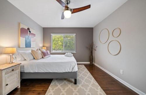 Mount Auburn Apartment | Classy 2BR Condo Near City Centre - OTR, UC, Zoo