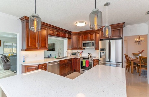 Lighthouse Point House | Classy Home in Lighthouse Point 1 min from Marina