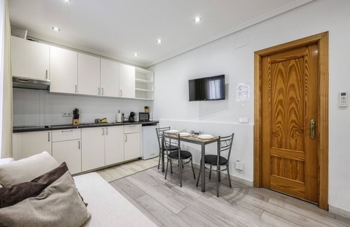 Numancia Apartment | Classy Studio close to Retiro Park, Madrid