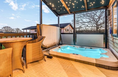 Saintbury Ski Chalet | Claverdon Lodge Premier
