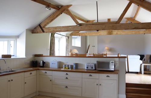 Littlebredy Cottage | Clayhanger Lodge is a spacious, converted detached barn
