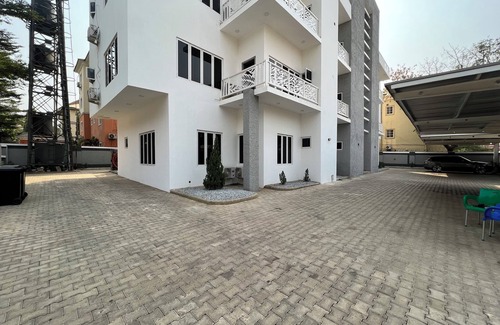 Utako Apartment | CLEAN 1BEDROOM FLAT at UTAKO ABUJA. 24hrs LIT with AC, WIFI & KITCHEN