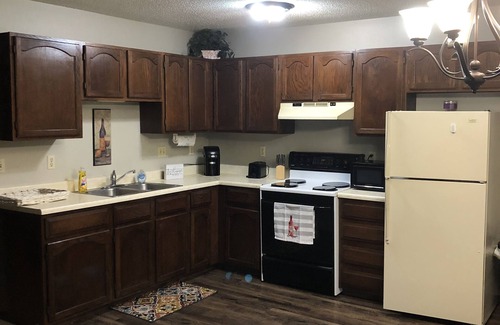 Aberdeen Apartment | Clean and Comfy! 2 Bedrooms!