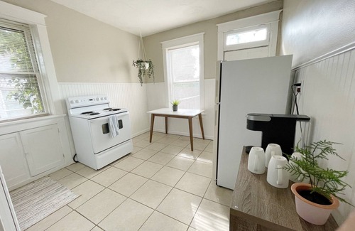 Tower Grove South Apartment | Clean and Cozy 2-Bed near Route 66 and Tower Grove