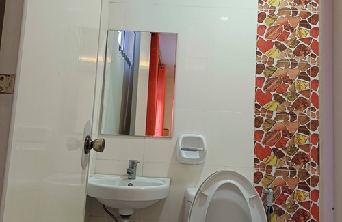 Baguio Hotel | Clean and cozy hotel in the heart of Baguio, just few steps away from burnham.