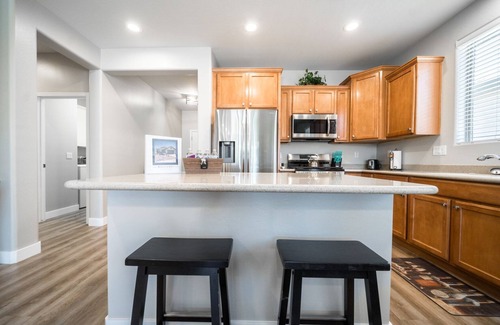 Anthem at Merrill Ranch House | Clean and Updated in Sun City Anthem at Merrill Ranch 55+ Community!