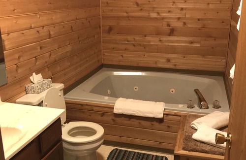Wakefield Apartment | Clean, Comfortable and Quiet Condo at the base of Jackson Creek Summit