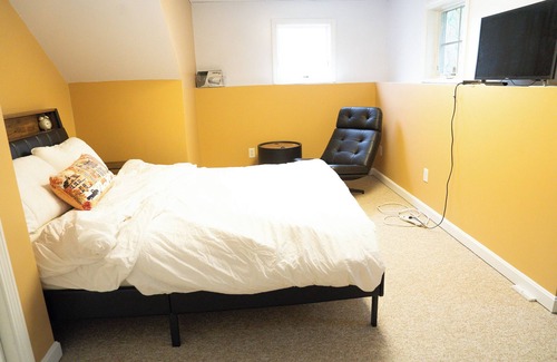 Cherry Valley House | Clean Cozy 1-BR 1BA Guest Room in Worcester
