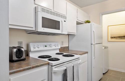 Meadowbrook Condo | Clean Cozy 2 Bedroom Condo Nestled Near All Things Birmingham 280 Area