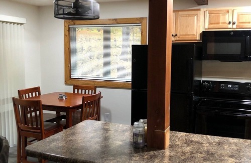 Wakefield Condo | Clean, Cozy & Completely Updated! 1B 1B Condo w Jetted Tub Room!