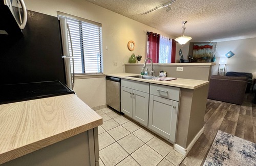 Greenwood Village Condo | Clean & Cozy One Bedroom Condo W/Kitchen In DTC